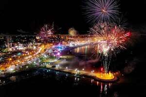 Encarnación: fiesta de Año Nuevo llevó a 70.000 personas en la costa del río Paraná - Economía - ABC Color