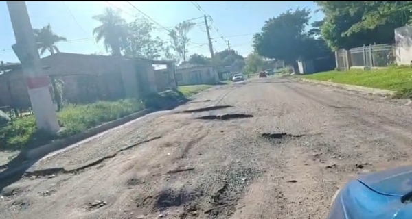 Vecinos del barrio San Blas denuncian abandono y mal estado de calles » San Lorenzo PY
