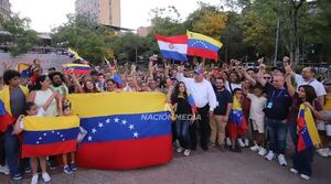 VENEZOLANOS EN PARAGUAY CELEBRAN CAPTURA DE MADURO: “LA LIBERTAD VA A LLEGAR”