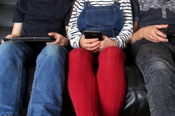 TikTok y “la generación angustiada” afecta a menores de 16 años - Portal Digital Cáritas Universidad Católica