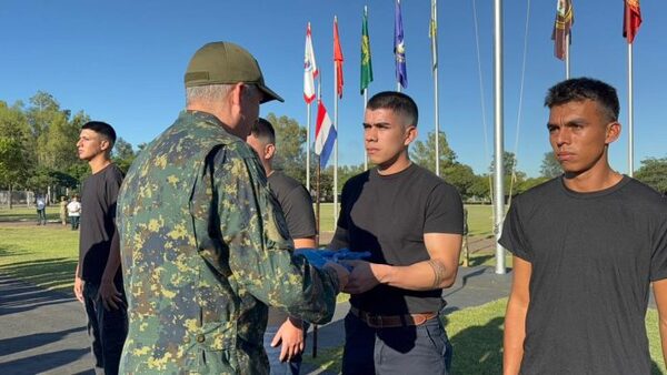 FUERZAS ARMADAS RECIBEN A 3.000 POSTULANTES AL CIMEFOR EN TODO EL PAÍS