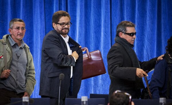 'Iván Márquez' y otros guerrilleros evalúan regresar a Colombia tras la intervención de EEUU en Venezuela