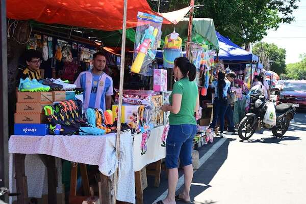 Entre tradición y consumo: así se vive la llegada de los Reyes Magos  - Economía - ABC Color