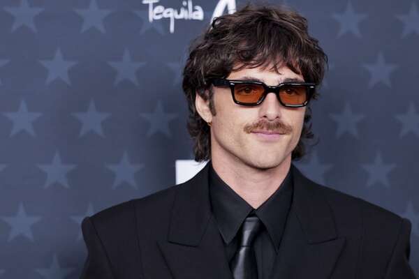 De Jacob Elordi a Ariana Grande, las celebridades en la red carpet de los Critics Choice Awards  - Gente - ABC Color