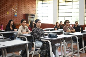 Gobernación impulsa cursillo para postulantes a becas del Gobierno - ADN Digital