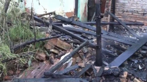 Incendio consume una vivienda de la Chacarita y la deja destechada