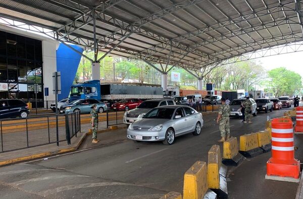 Paraguay refuerza controles migratorios tras la captura de Nicolás Maduro - El Trueno