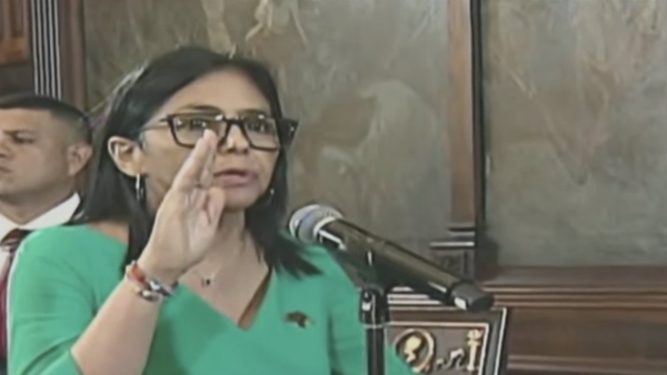 Delcy Rodríguez jura como presidenta encargada de Venezuela tras la captura de Maduro