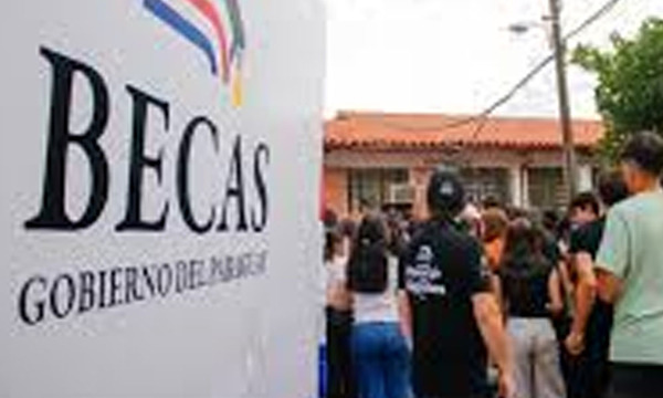 Hoy vence el plazo para acceder a una de las 5.000 becas del Gobierno - OviedoPress