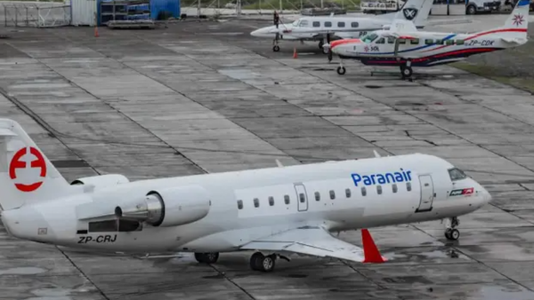 Pasajeros paraguayos sufrieron retrasos por problemas en un avión en Florianópolis