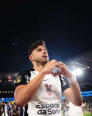 Ángel Romero: “Mi objetivo es continuar en el exterior” - Fútbol Internacional - ABC Color