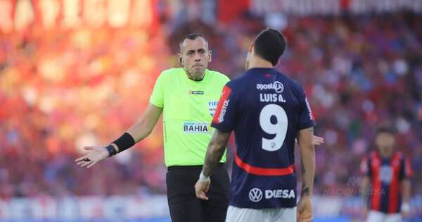 La Nación / Confirman árbitros con insignia FIFA 2026