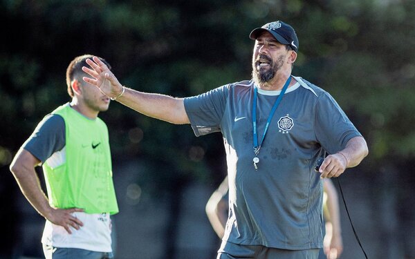 Olimpia: Pablo "Vitamina" Sánchez va perfilando el onceno
