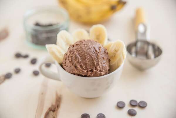 Helado de manteca de maní, chocolate y banana sin azúcar: la receta más sencilla  - Gastronomía - ABC Color