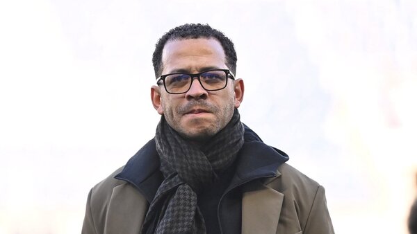 Rosenior, técnico del Estrasburgo, confirma su incorporación al Chelsea