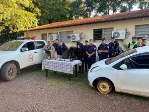 Presuntos asaltantes detenidos tras robar un auto a un conductor de plataforma en Cambyretá - Policiales - ABC Color