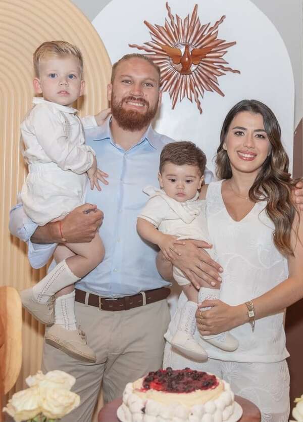 El segundo hijo del albirrojo Isidro Pitta ya es cristiano - Gente - ABC Color