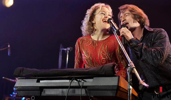 Song Sung Blue | Pausa