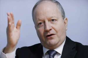 Ministro remarcó que si no se toca la edad mínima de jubilación, esto no va a ser sostenible  - Economía - ABC Color