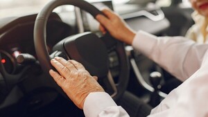 Conductores de 65 años deberán hacer exámenes anuales para revalidar su registro - ADN Digital