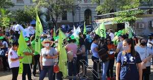 La Nación / Reforma de la Caja Fiscal: docentes rechazan edad mínima para jubilación