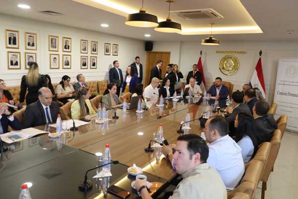 Reforma de la Caja Fiscal ingresa al Congreso en medio de fuerte presión por déficit millonario