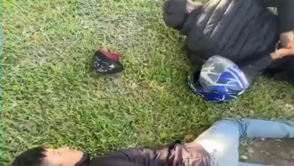 Grupo Lince detiene a dos hombres armados frente a un banco de Encarnación