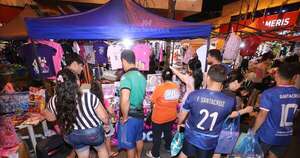 La Nación / Retiran seis mil kilos de basura de la zona de venta de juguetes sobre la Avenida Eusebio Ayala