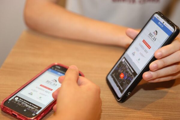 Postulantes confirmados a las becas de Gobierno recibirán código QR para exámen de admisión