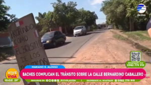 Vecinos reclaman urgente reparación de calle en mal estado