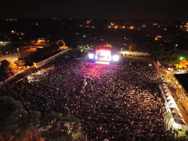 Con música, tradición y competencia, Piribebuy rendirá tributo a su Poncho Para’í - Nacionales - ABC Color