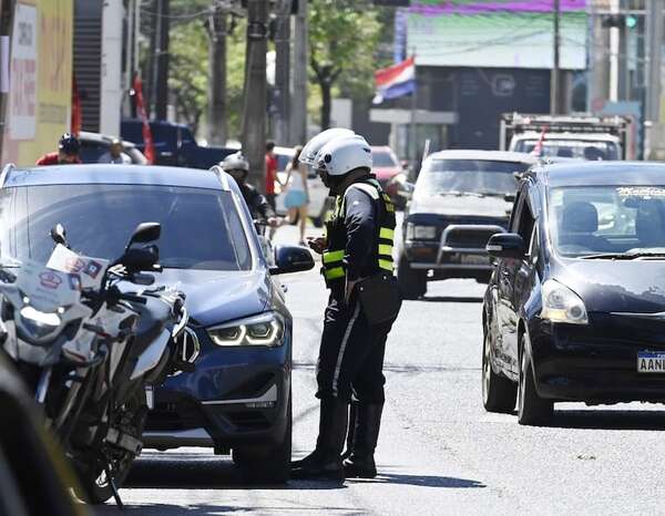 Nuevas licencias de conducir: sistema de puntos se presta a “festival” de coimas, admiten - Nacionales - ABC Color