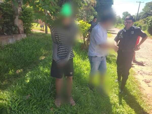 Ata a su hijo a un árbol tras robar todo lo que había en la casa - Policiales - ABC Color