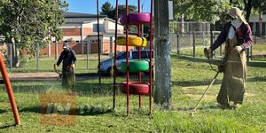 MUNICIPALIDAD DE CAMBYRETÁ CONTINÚA CON LAS TAREAS DE LIMPIEZA EN LOS BARRIOS