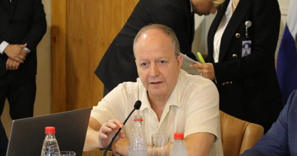 Valdovinos fue hasta la Permanente a defender la reforma jubilatoria en medio de la presión de los docentes