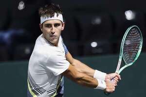 Etcheverry inicia el año con triunfo y se cita con Musetti - Tenis - ABC Color