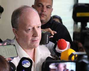 Ministro de Economía advierte que el déficit de la Caja Fiscal crecerá USD 100 millones por año sin una reforma