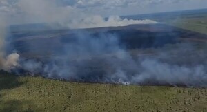 Gran incendio en Chaco’i: militares están combatiendo las llamas