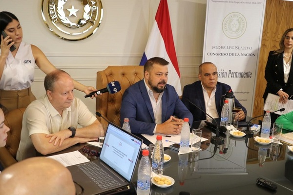 Ministro de Economía presentó alcances de Ley de Reforma de la Caja Fiscal al Congreso