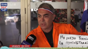 Jubilado municipal de Asunción hace huelga de hambre por deuda de G. 49 millones