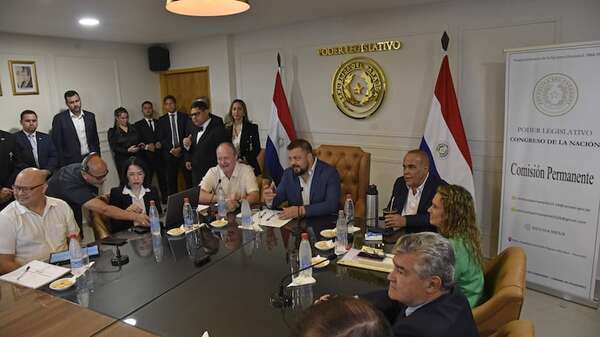 Para ministro del MEF, edad mínima es clave o la Caja Fiscal colapsará en el 2028 - Política - ABC Color