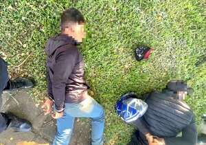 Dos detenidos en Encarnación con armas de fuego en inmediaciones de un ente bancario - Policiales - ABC Color