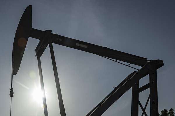 Trump dice que Venezuela entregará entre 30 y 50 millones de barriles de petróleo a EE.UU. - Mundo - ABC Color