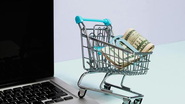 Lo que tenés que saber: Bajan tasas de préstamos, la nueva licencia y ley para suspender embargos