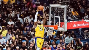 Doncic y LeBron cargan a los Lakers en Nueva Orleans