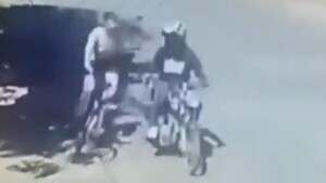 Ciclista cae tras ser acosada por motociclista en San Lorenzo