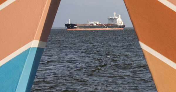 La Nación / El petróleo registró una caída tras anuncio de Trump sobre Venezuela