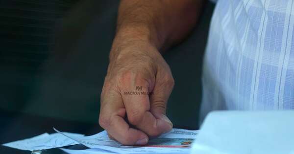 La Nación / Sepa cuáles son las exigencias para conducir desde los 65 años