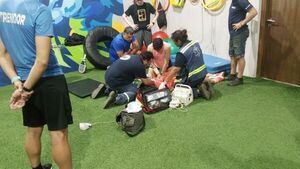 Popular / Doña omano de un patatus mientras se ejercitaba