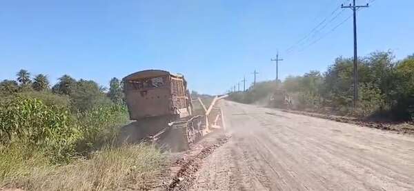 Una de las empresas adjudicadas inicia reparación de camino en Alto Paraguay; la otra sigue ausente - Noticias del Chaco - ABC Color